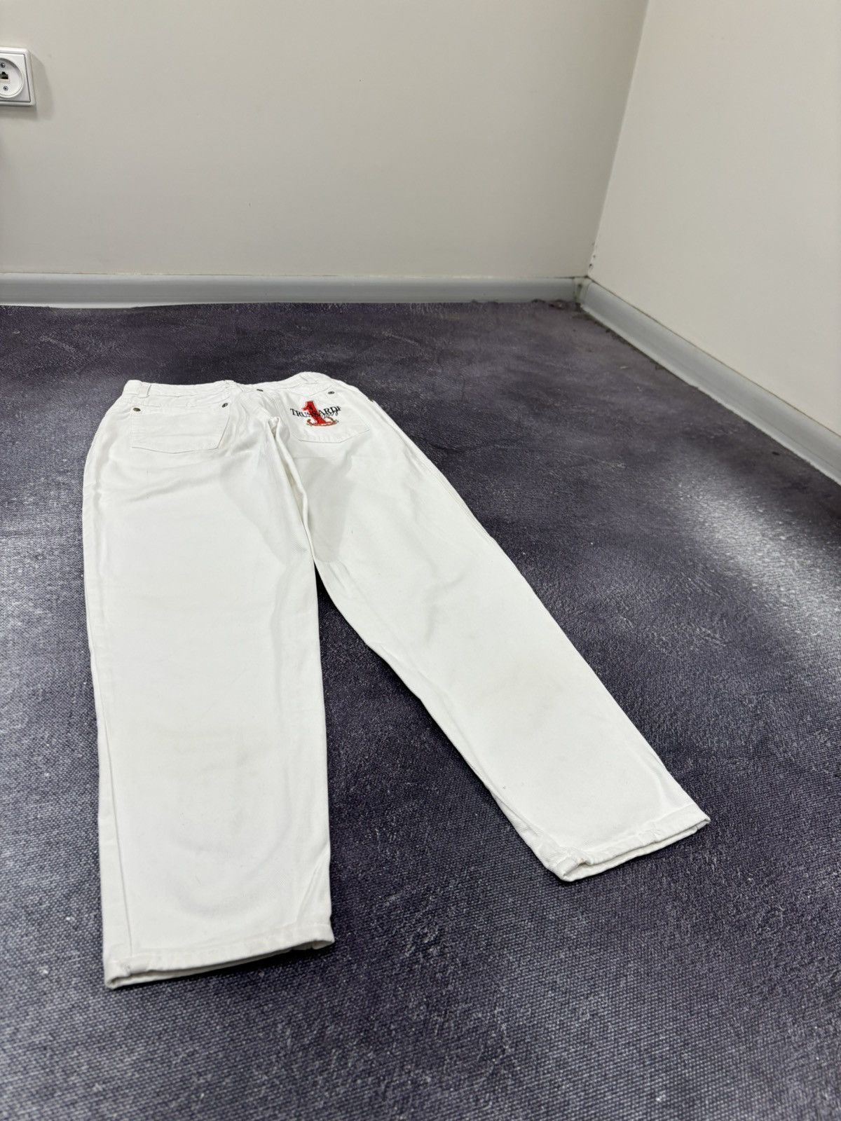 Trussardi Vintage Trussardi Women’s White Logo Luxury Tapered Jeans Size 28" / US 6 / IT 42 - 4 Thumbnail