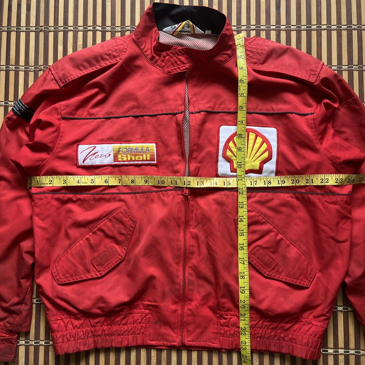 Formula 1 Vintage Japan Formula 1 Shell Workers Dirty Bomber Jacket Size US XL / EU 56 / 4 - 15 Thumbnail