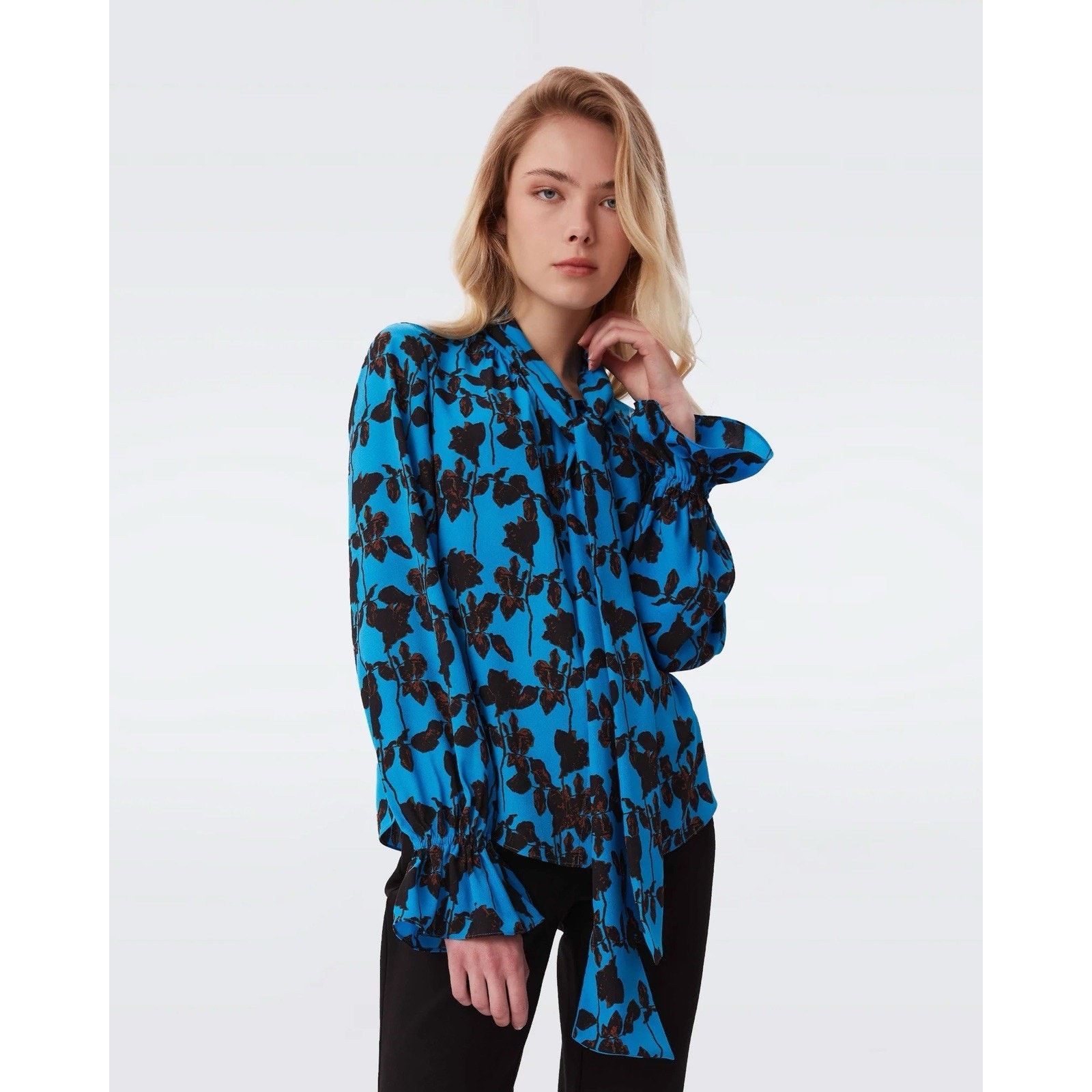 Diane von Furstenberg DVF Midnight Forest Blue Tina Floral Tie Neck 2 Size XS / US 0-2 / IT 36-38 - 2 Thumbnail