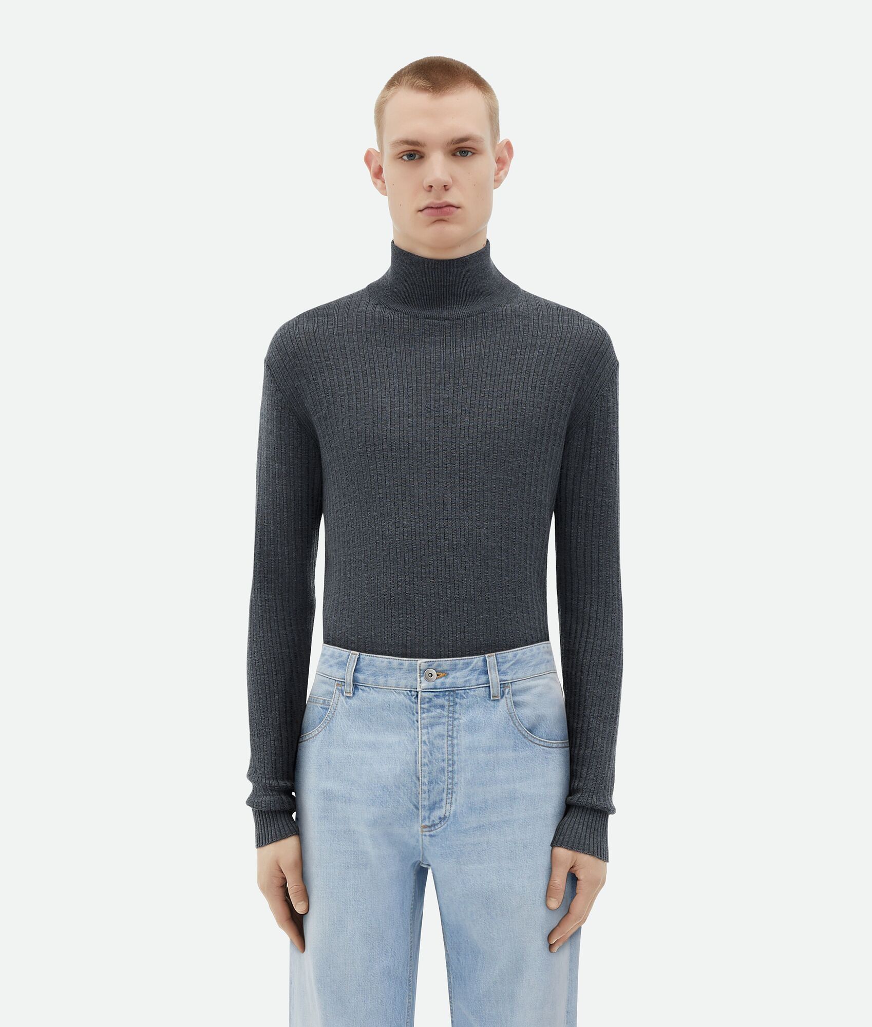 o1bcso1str0225 Light Wool Sweater in Dark Grey