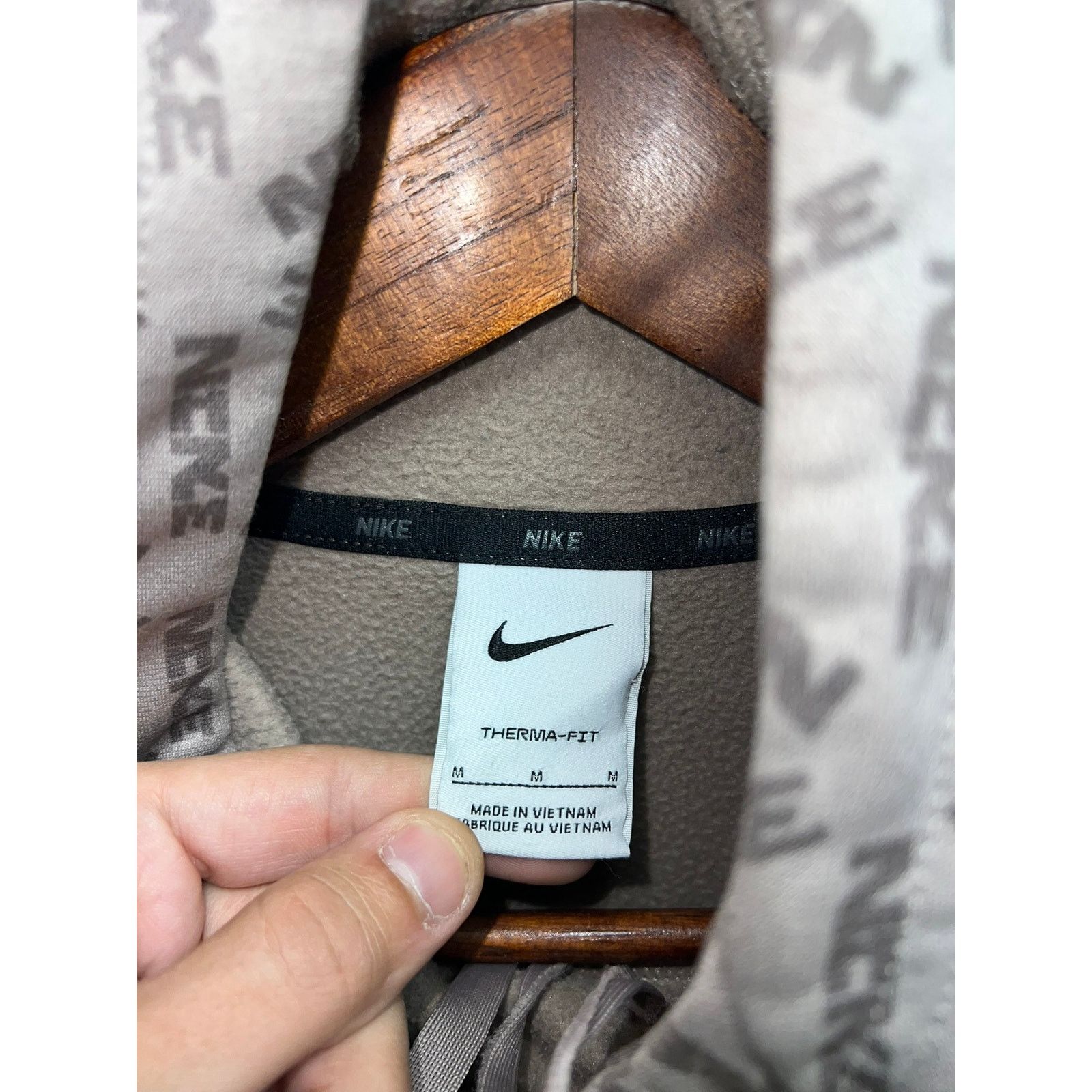 Vintage Nike Therma AOP Hoodie All Over Print Training Beige Brown Size US M / EU 48-50 / 2 - 7 Thumbnail