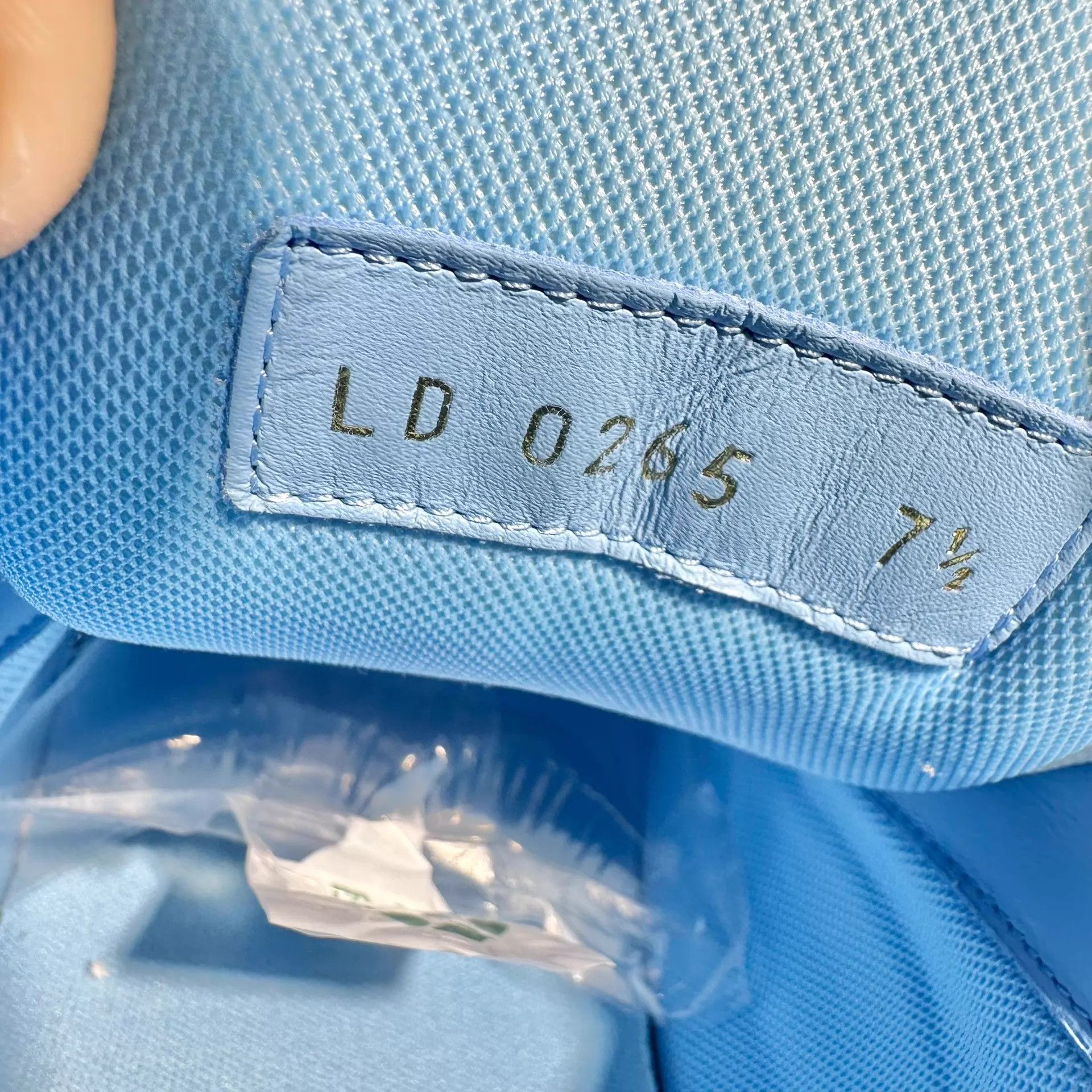 Louis Vuitton Louis Vuitton Trainer Blue Velcro Strap 41.5/7.5 Mint Size US 8.5 / EU 41-42 - 6 Thumbnail