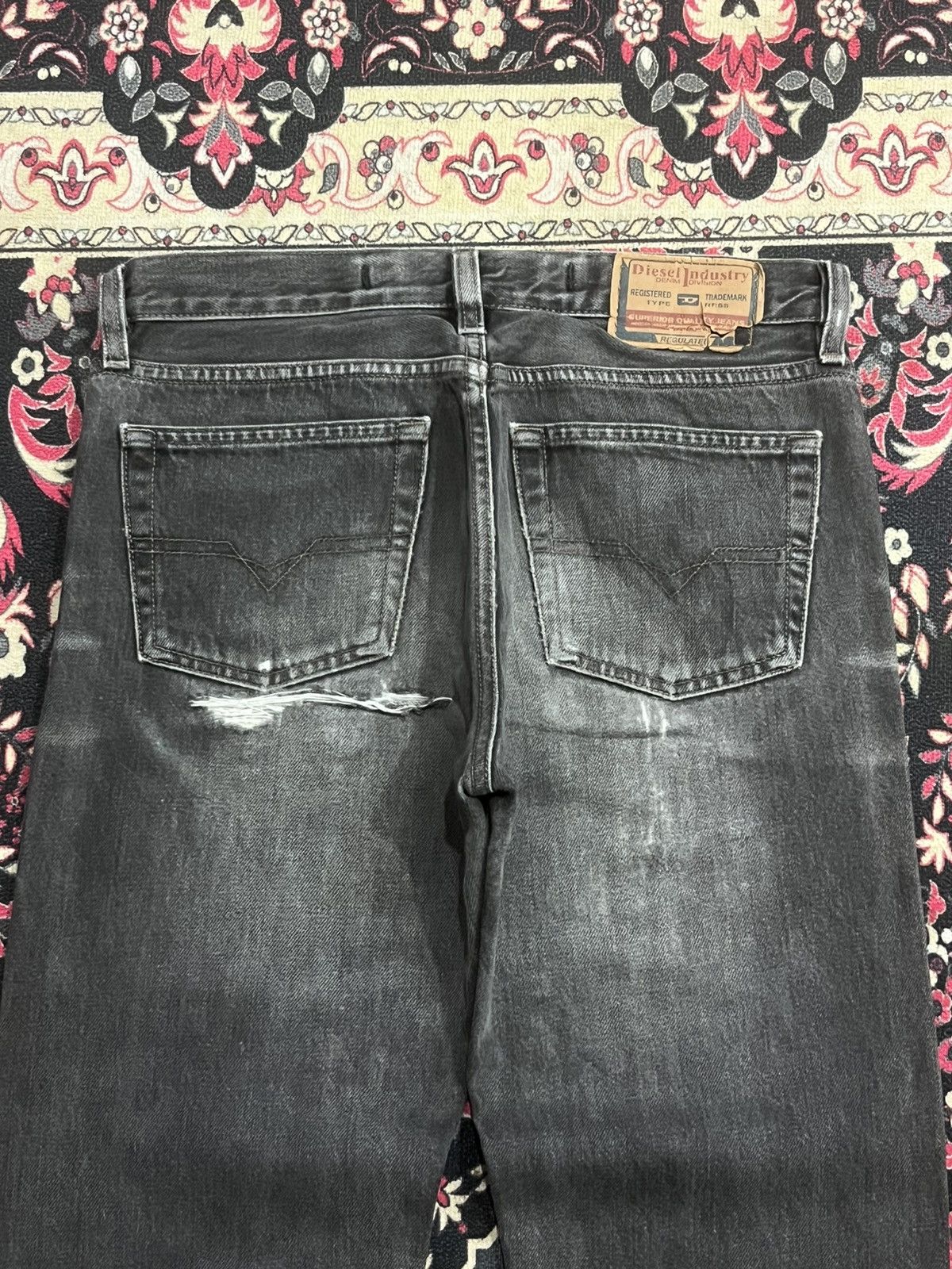 Diesel Vintage Diesel Industry Buttonfly Distressed Whisker Jeans Size 26" / US 2 / IT 38 - 10 Thumbnail