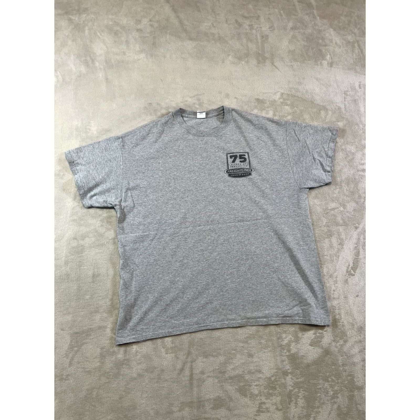 Vintage Freightliner Shirt XL Gray Short Sleeve T-Shirt Men USA 75 Years Of Innovation Logo Cotton Gildan 5000 Regular Ring Spun Size US XL / EU 56 / 4 - 2 Thumbnail