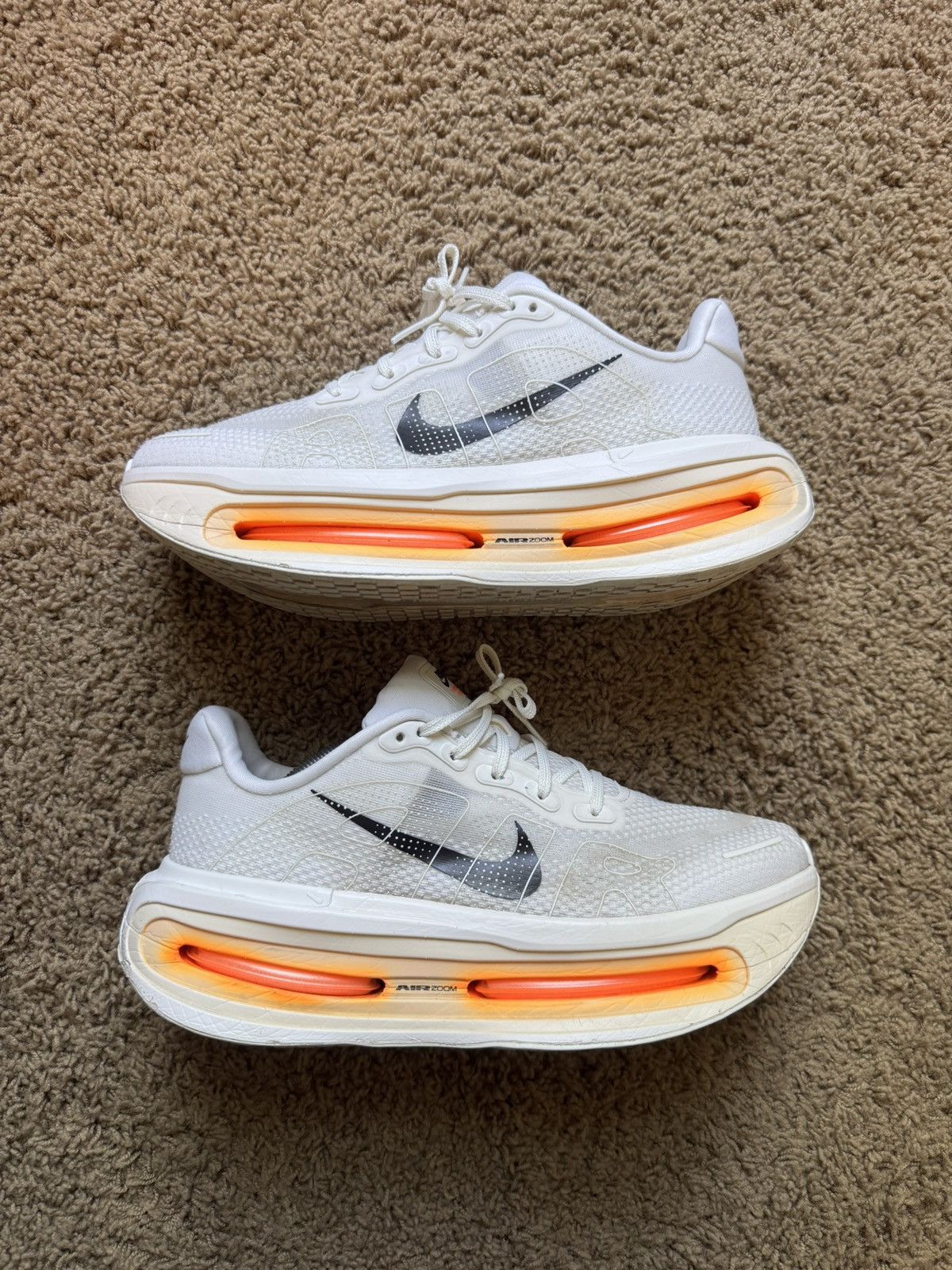 Nike Nike Vomero Premium coconut orange size 10.5 Size US 10.5 / EU 43-44 - 1 Thumbnail