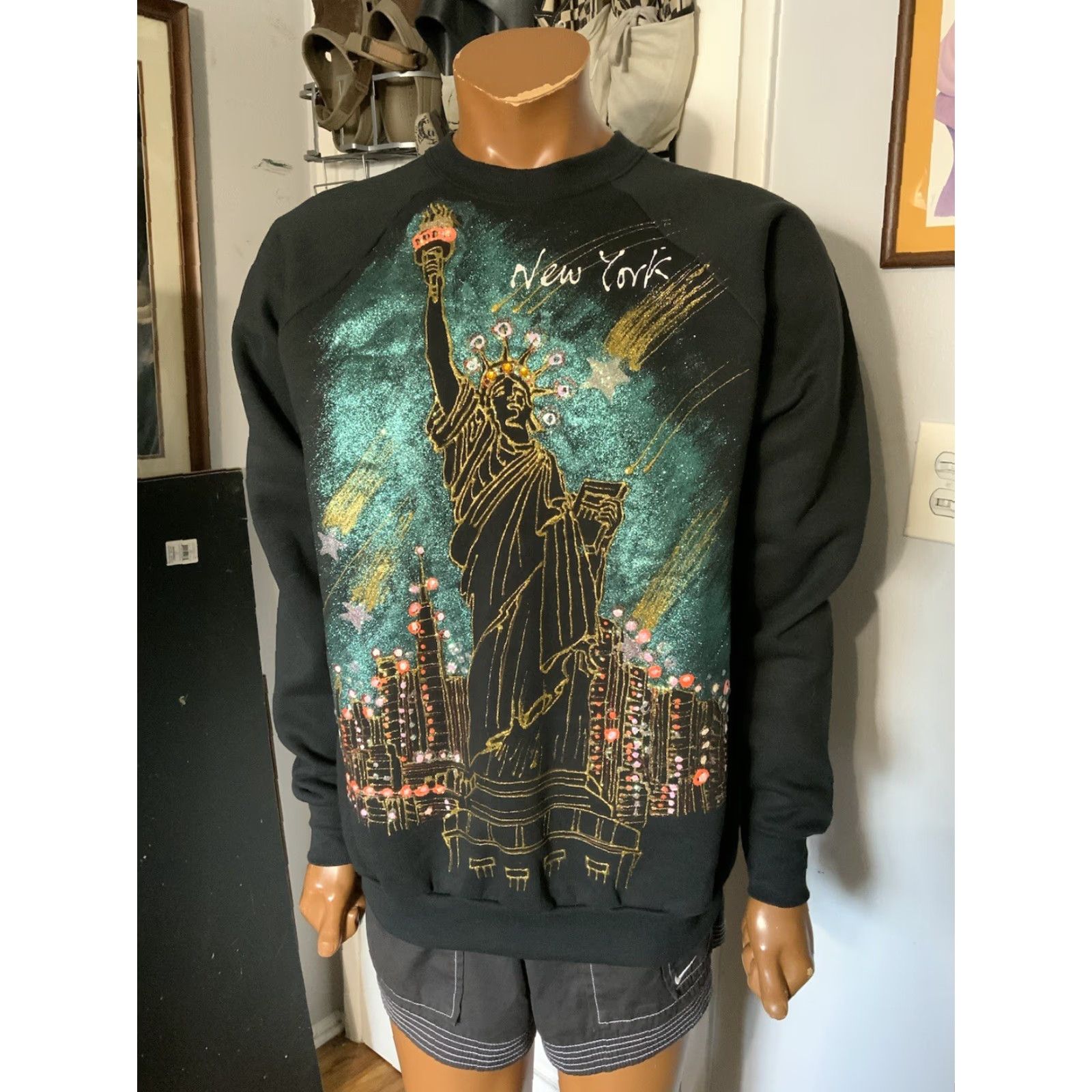 Fruit Of The Loom VINTAGE 80s New York Statue Of Liberty Glitter Painted 50/50 Crewneck Sweatshirt Mens XL Black Size US XL / EU 56 / 4 - 7 Thumbnail