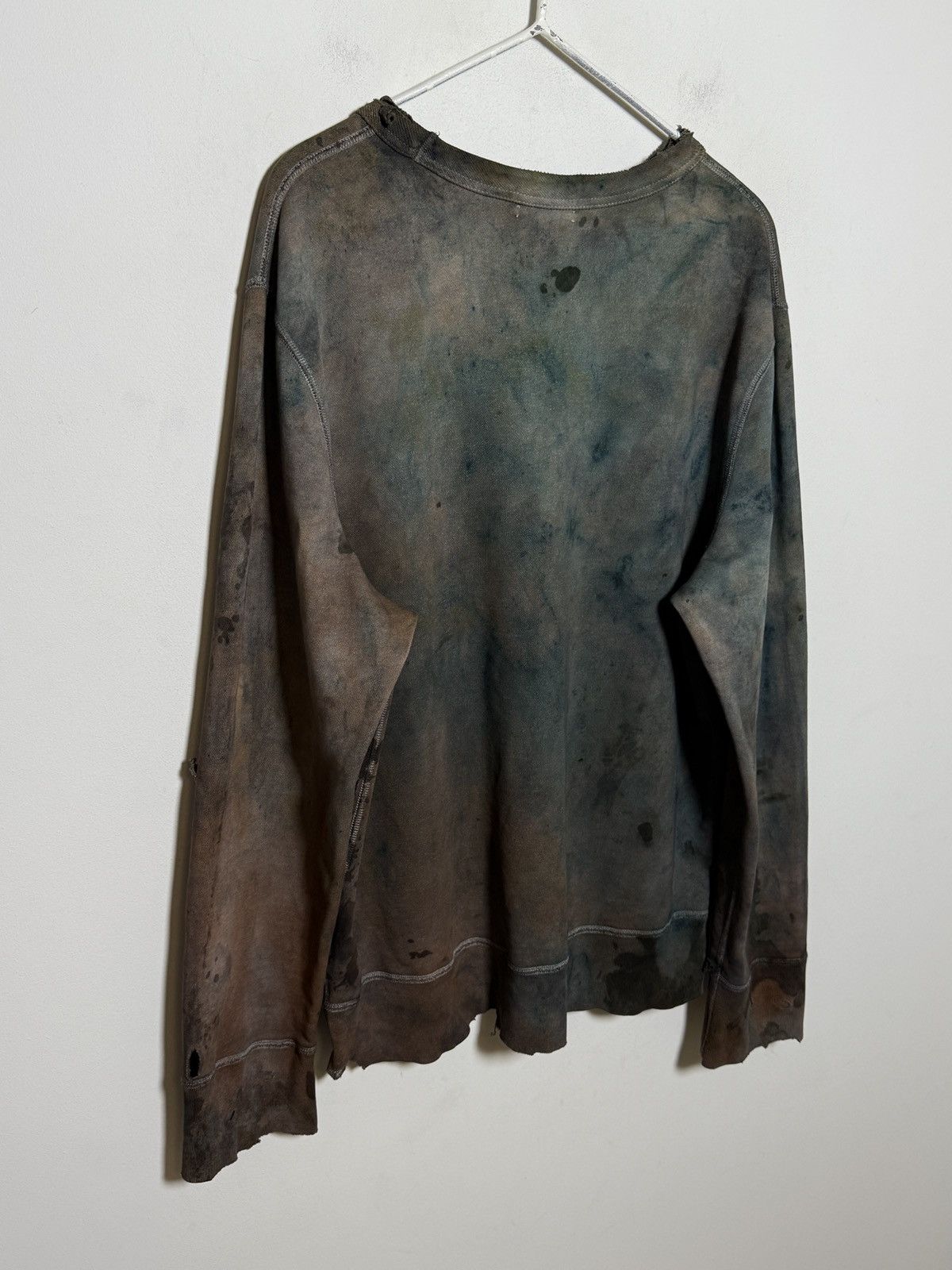 Acne Studios Heavily distressed Acne Studios crewneck erd Size US L / EU 52-54 / 3 - 9 Thumbnail
