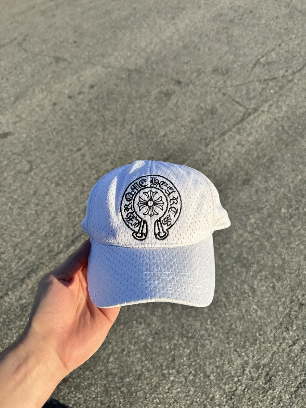 Chrome Hearts Chrome Hearts White Mesh Horseshoe Cap Size ONE SIZE - 1 Thumbnail