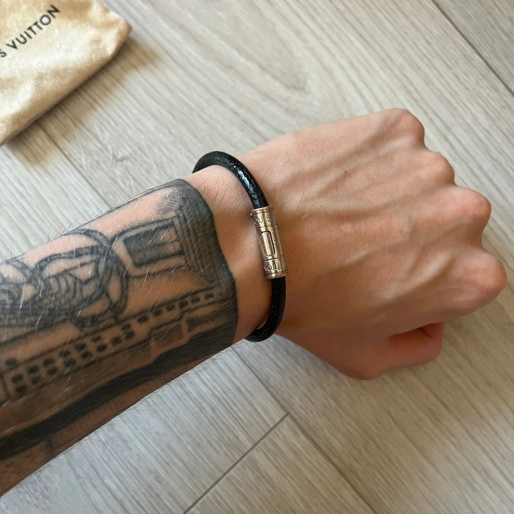 Louis Vuitton Louis Vuitton Keep It Bracelet Damier Graphite Canvas Size ONE SIZE - 4 Thumbnail