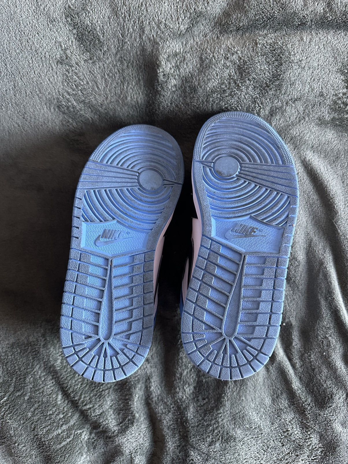 Jordan Brand Air jordan 1 retro high OG Unc Size US 9.5 / EU 42-43 - 4 Thumbnail