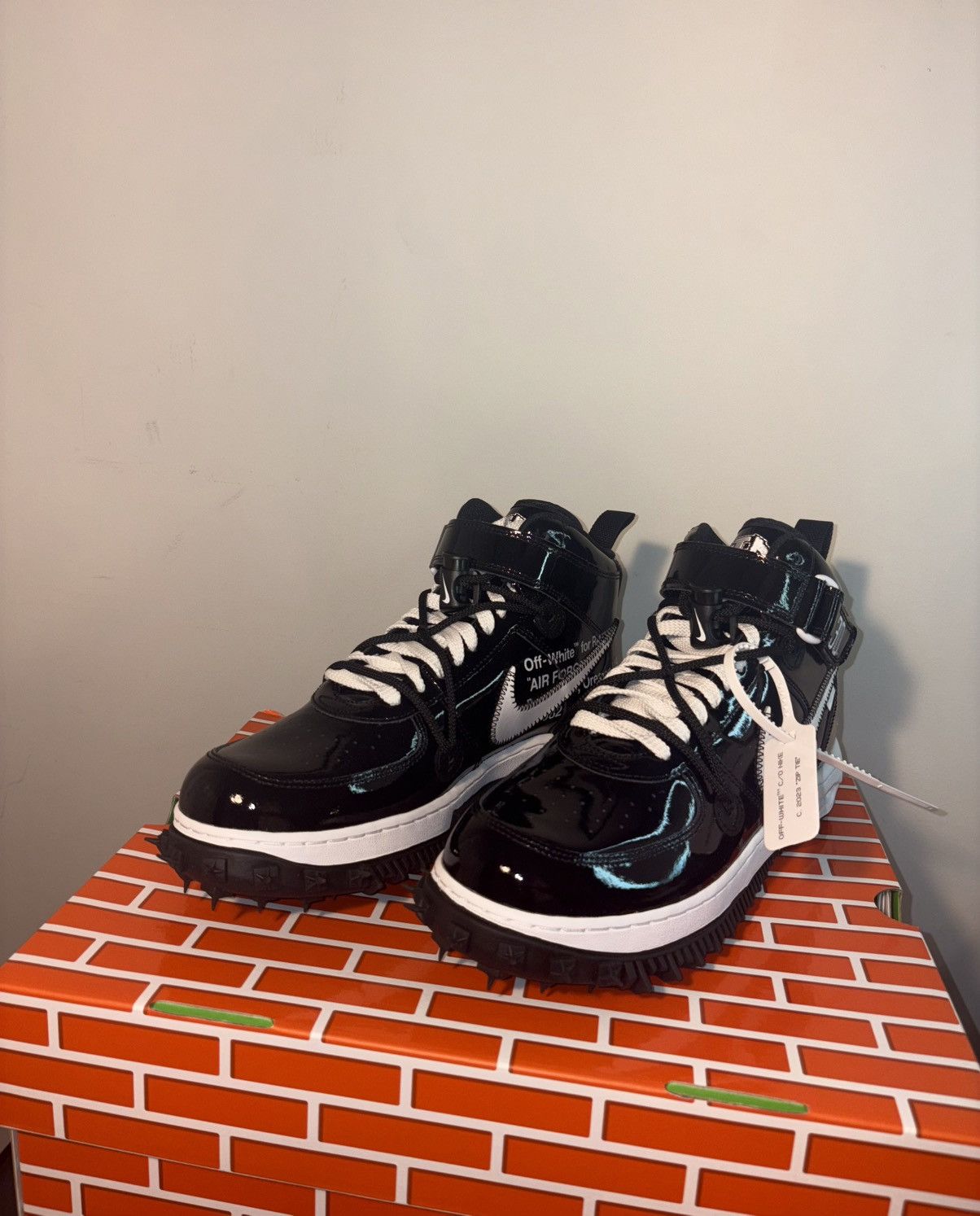 Nike × Off-White AIR FORCE 1 MID SP LTHR Size US 10 / EU 43 - 1 Thumbnail