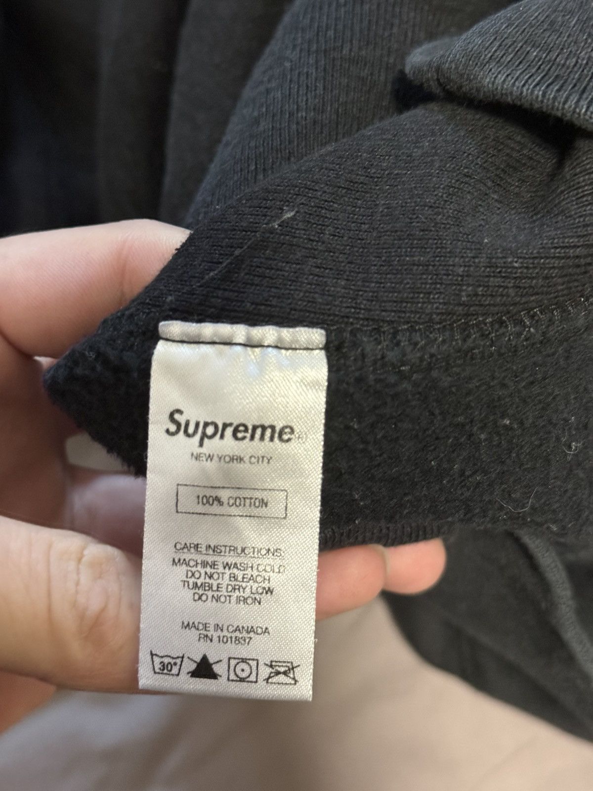 Supreme Supreme fw18 black on black box logo crewneck Size US L / EU 52-54 / 3 - 7 Thumbnail