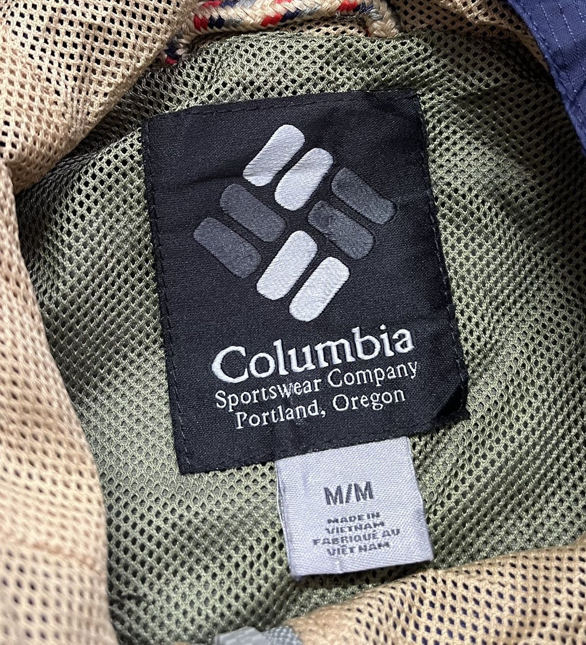 Columbia COLUMBIA Very Rare Design Windbreaker/Light Jacket Size US L / EU 52-54 / 3 - 12 Thumbnail