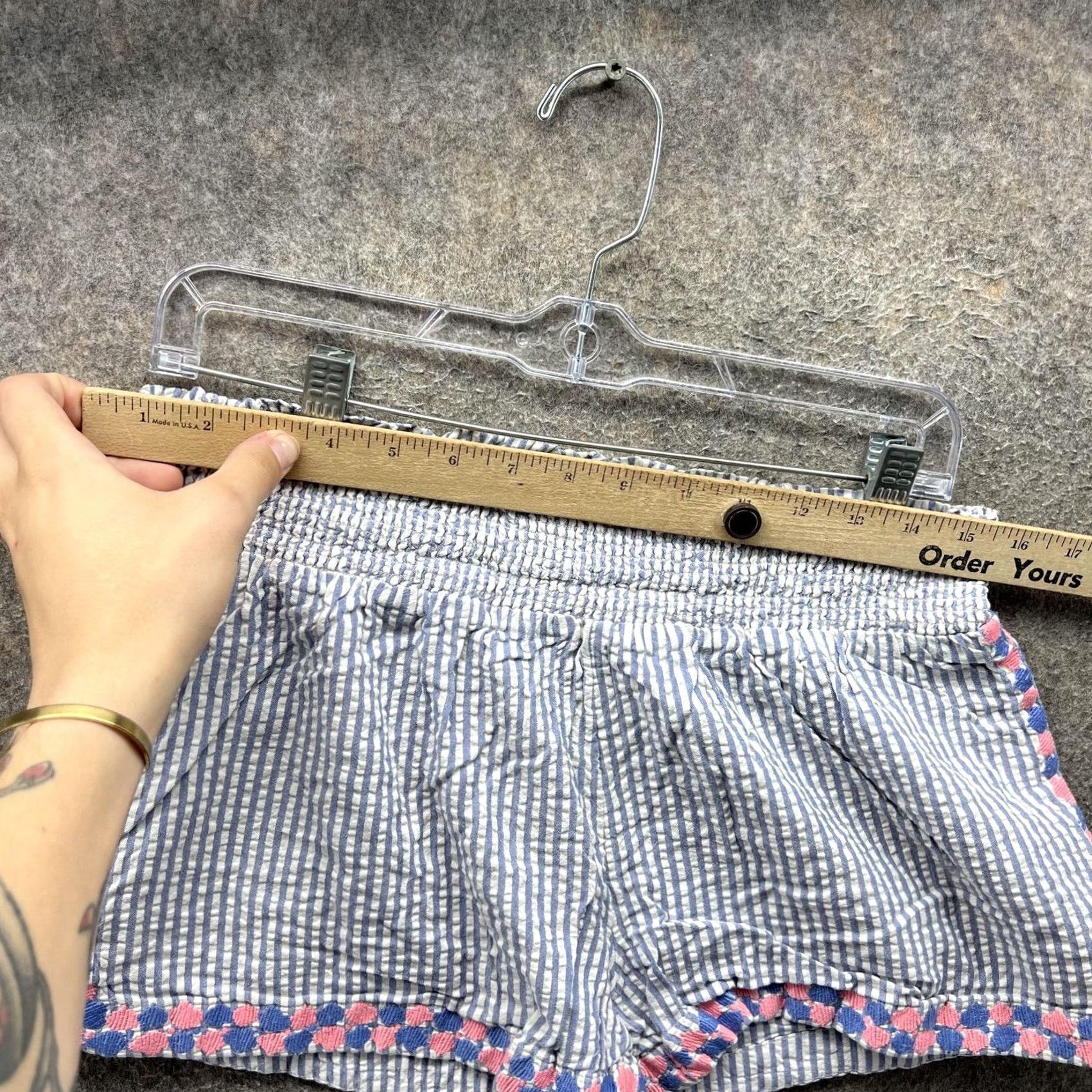 Vineyard Vines Vineyard Vines Shorts Womens Medium Blue Striped Seersucker Tassel Trim Lounge Shorts Size 32" / US 10 / IT 46 - 7 Thumbnail