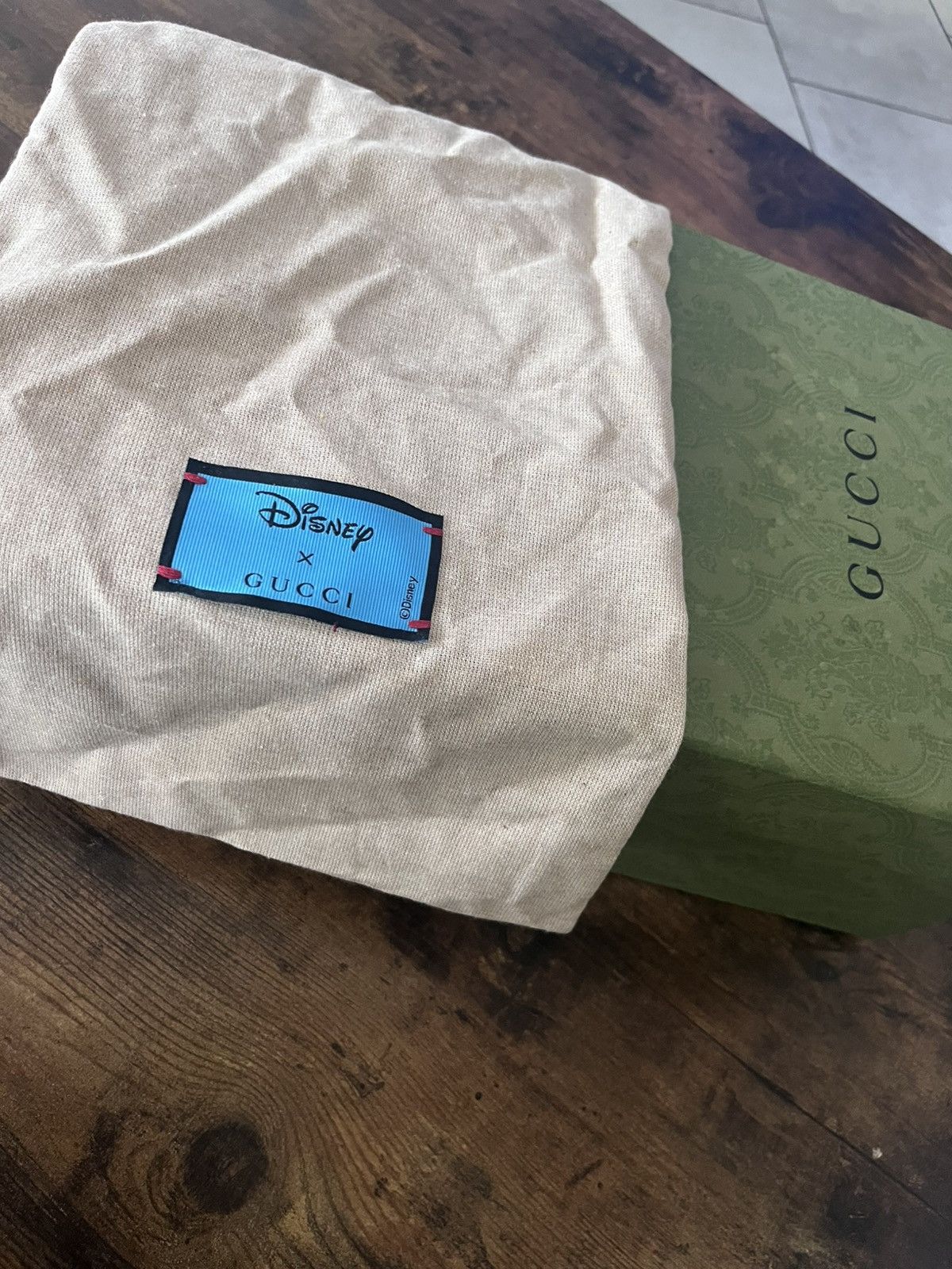 Gucci Gucci x Disney Donald Duck Leather Slides Orange Size 6 Size US 6 / IT 36 - 14 Thumbnail