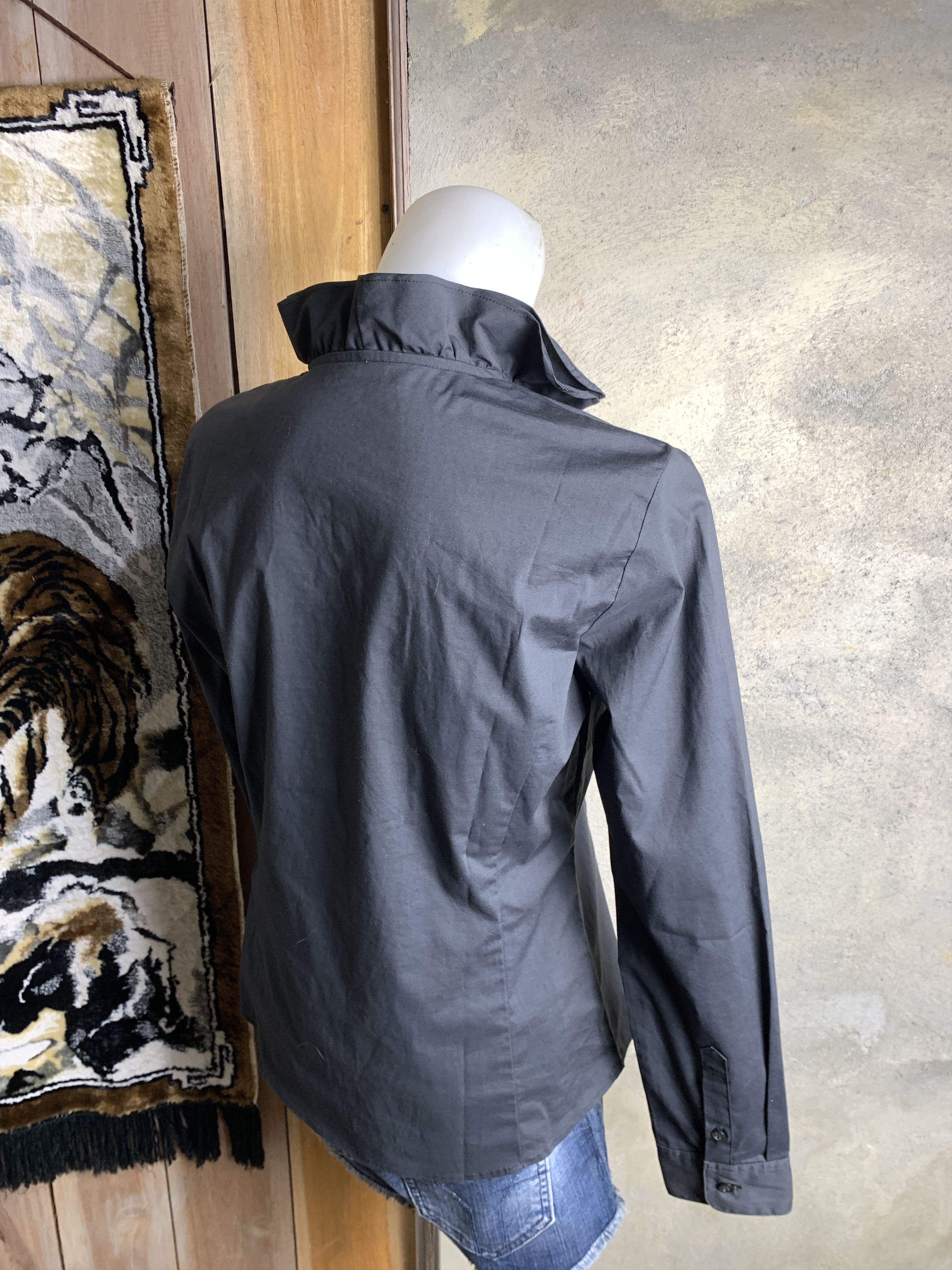 Japanese Brand Allure de Elle Charcoal Ruffle Shirt (M) Size M / US 6-8 / IT 42-44 - 3 Thumbnail