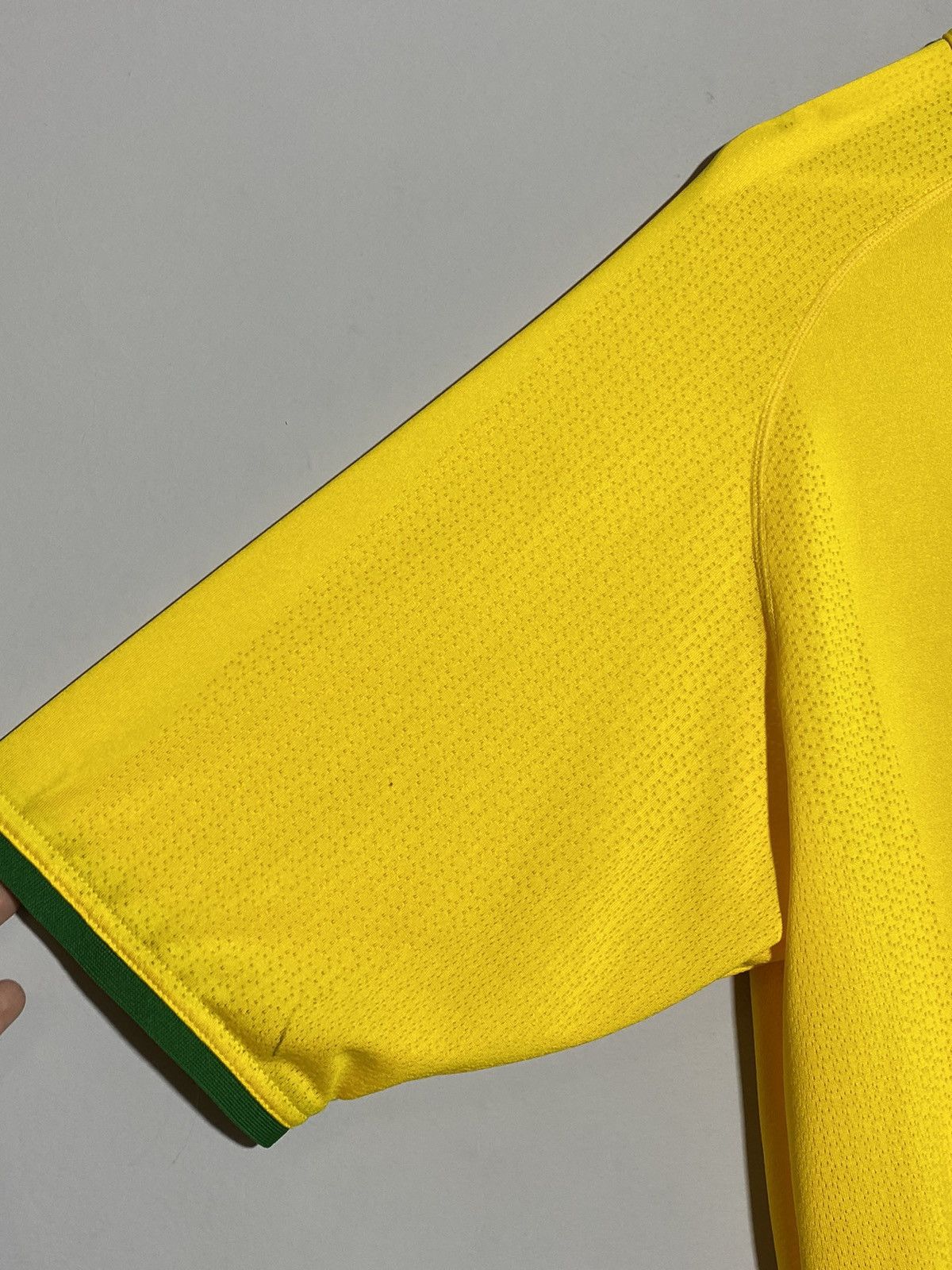 Nike × Vintage Vintage Nike Brazil National Team 2000 Home Football Shirt Size US L / EU 52-54 / 3 - 8 Thumbnail