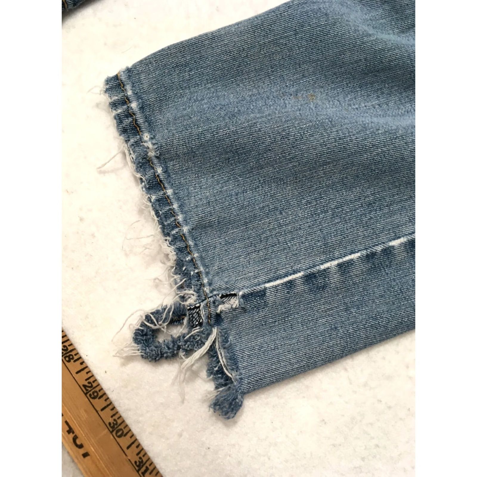 Levi's Levi's Jeans Men Size 38 Denim Distressed Pants 5-Pocket Regular Inseam 30 Blue Cotton Jeans Size US 38 / EU 54 - 2 Thumbnail