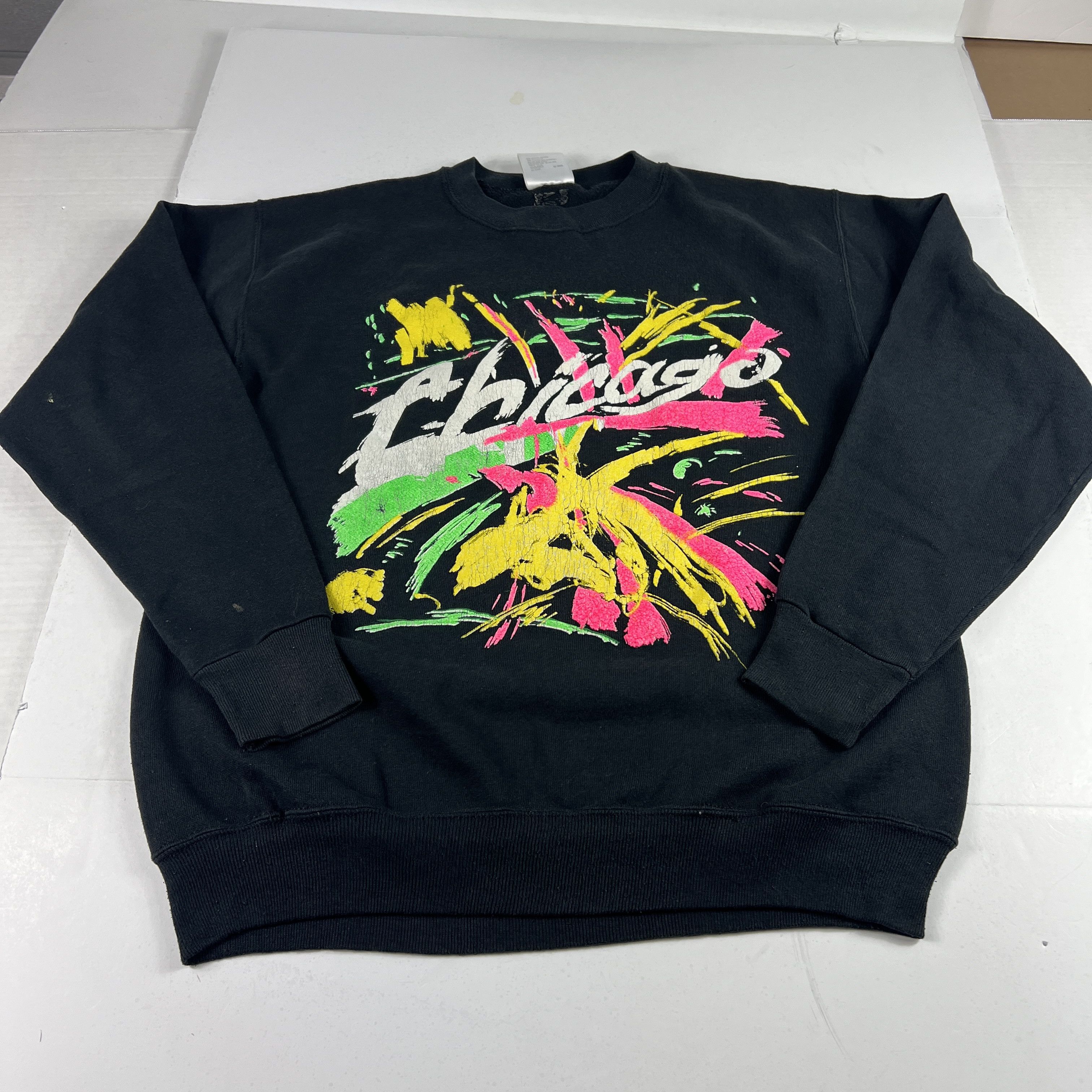 Tultex VTG 90s Chicago Sweatshirt Faded Colorful Graphic Crewneck Size US M / EU 48-50 / 2 - 1 Thumbnail