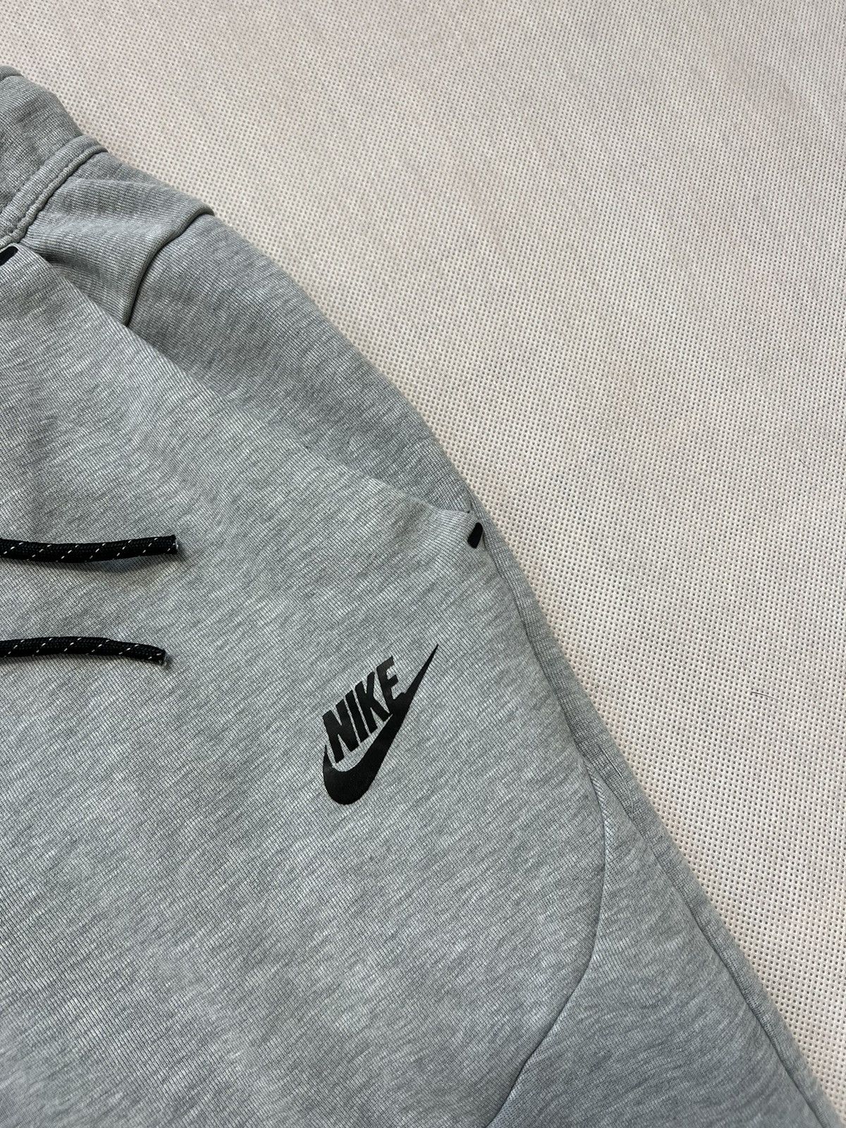 Nike Pants Nike Tech Fleece grey sweatpants Size US 32 / EU 48 - 3 Thumbnail