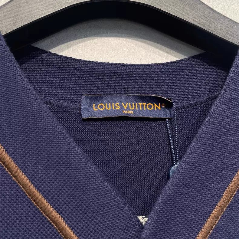 Louis Vuitton Louis Vuitton Blue short-sleeved baseball shirt Size US M / EU 48-50 / 2 - 4 Thumbnail
