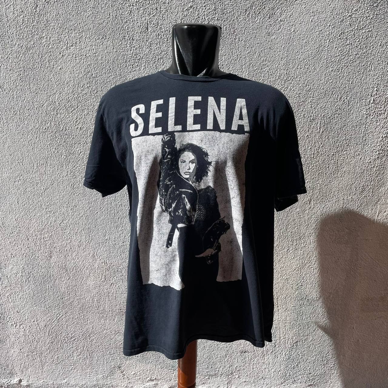 Vintage ⭐️SALE⭐️ [XL] SELENA VINTAGE PHOTO TEE TSHIRT Size US XL / EU 56 / 4 - 1 Thumbnail