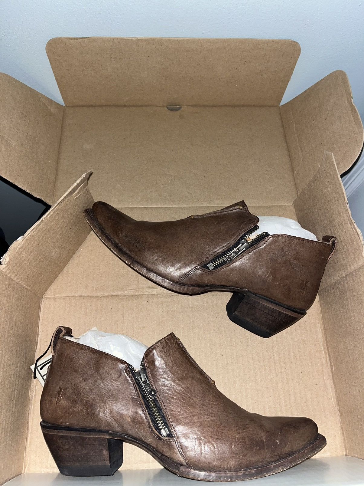 Frye Womens FRYE Sacha Moto Shootie Size US 9.5 / IT 39.5 - 2 Thumbnail
