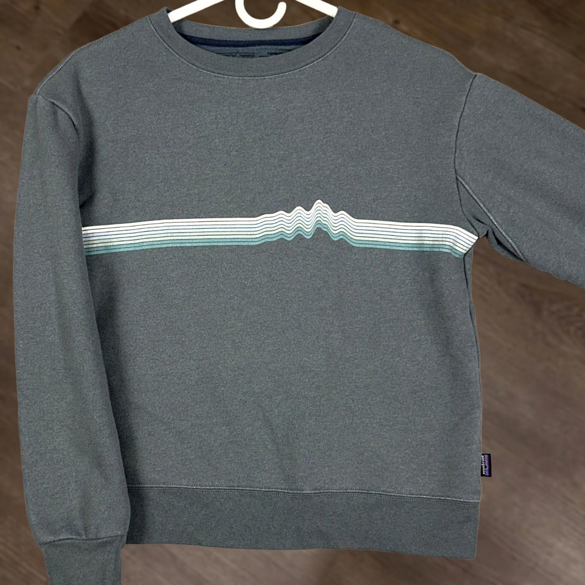 Patagonia Patagonia Uprisal Crew Sweatshirt Womens XS Grey Wavy Stripe Graphic Pullover Size XS / US 0-2 / IT 36-38 - 1 Thumbnail