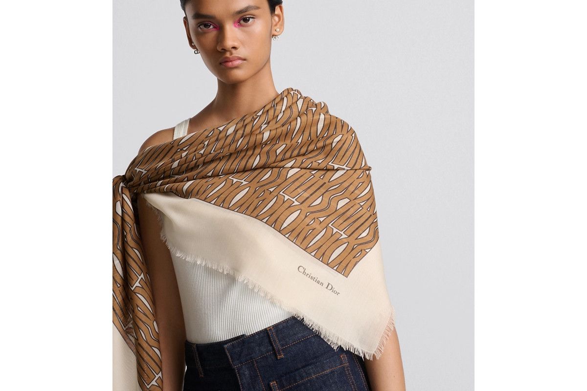 Dior o1bcso1str0226 Size:OS/Allover Shawl in White/Brown Size ONE SIZE - 7 Thumbnail