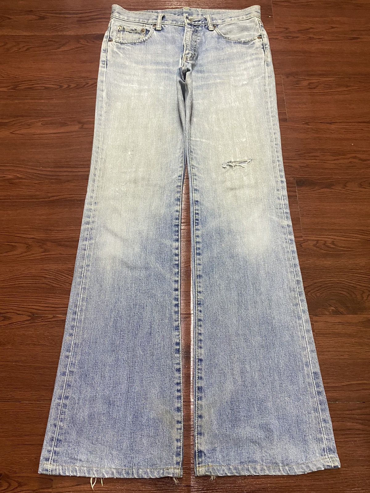 Japanese Brand Vintage Uniqlo Faded Wash Distressed Flare Style Jeans Size US 32 / EU 48 - 1 Thumbnail