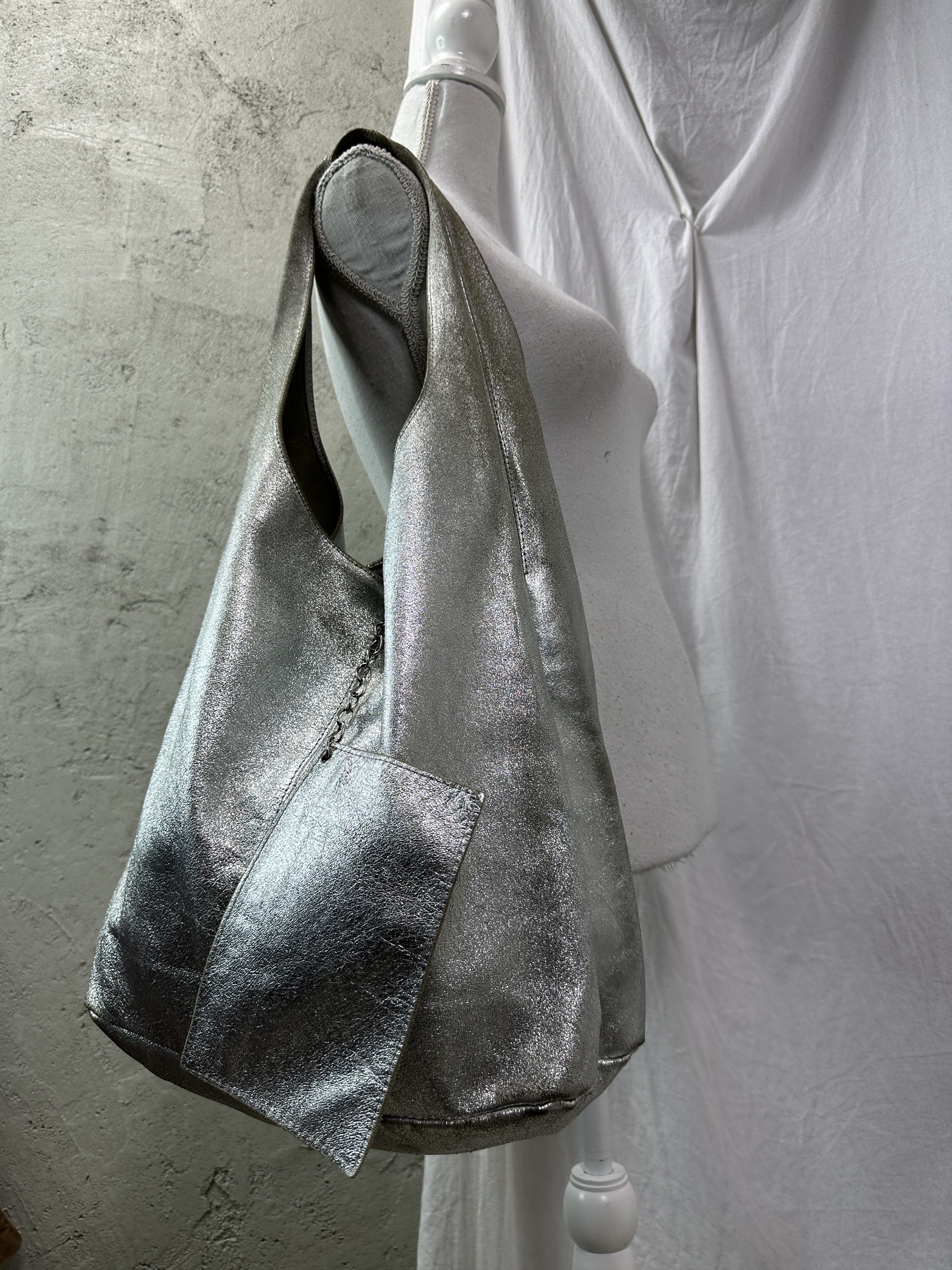 Vintage Vintage Leather Hobo Silver Chrome Shoulder Bag Y2K Size ONE SIZE - 1 Thumbnail