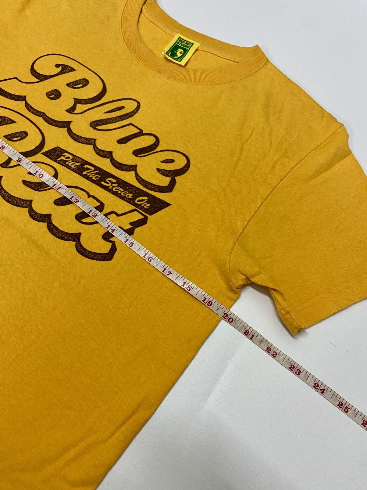 Other RED HOT MAMA BLUE BEAT RECORDS TEE Size US M / EU 48-50 / 2 - 7 Thumbnail