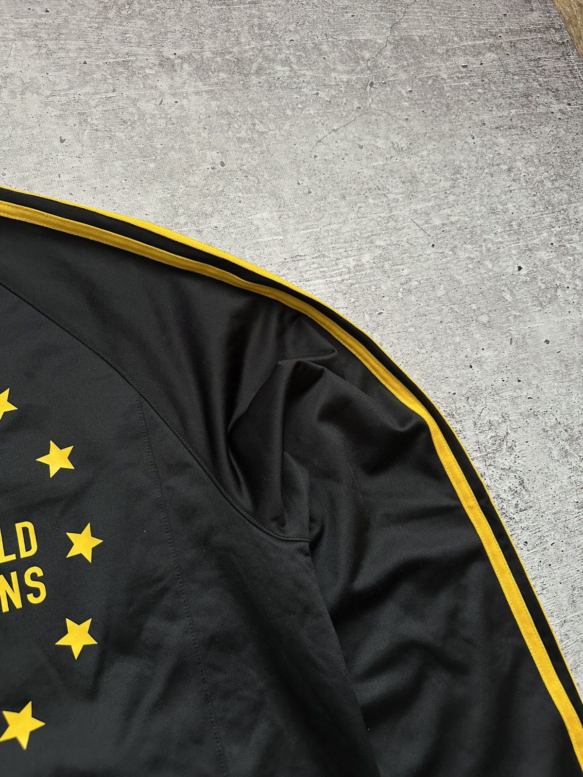 Adidas Adidas LA Lakers 15 Time NBA World Champions Track Jacket Size US M / EU 48-50 / 2 - 18 Thumbnail
