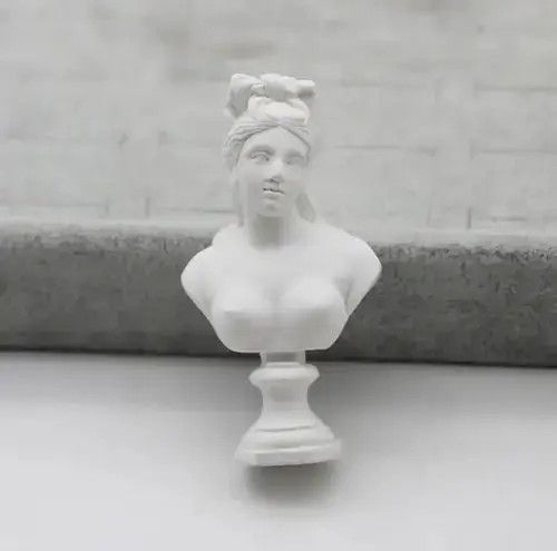 Jewelry Kimiko x Aika Venus Lady Potrait Resin Brooch Pins Size ONE SIZE - 7 Thumbnail