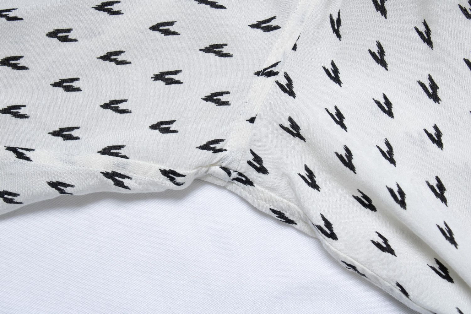 Saint Laurent Paris Saint Laurent, white shirt with V print 2017 Size US M / EU 48-50 / 2 - 8 Thumbnail