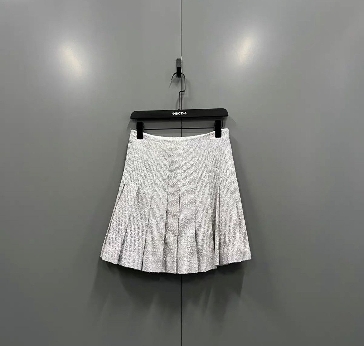 Chanel CHANEL Silver Grey Mini Logo Pleated Skirt J41 Size 26" / US 2 / IT 38 - 1 Thumbnail