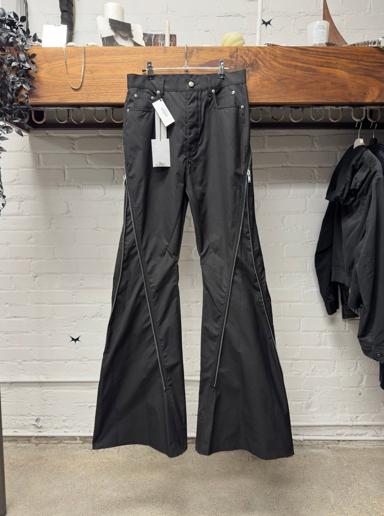 Rick Owens SS2023 Rick Owens ‘Edfu’ Banana Cut Flared Pants Size US 31 - 1 Thumbnail