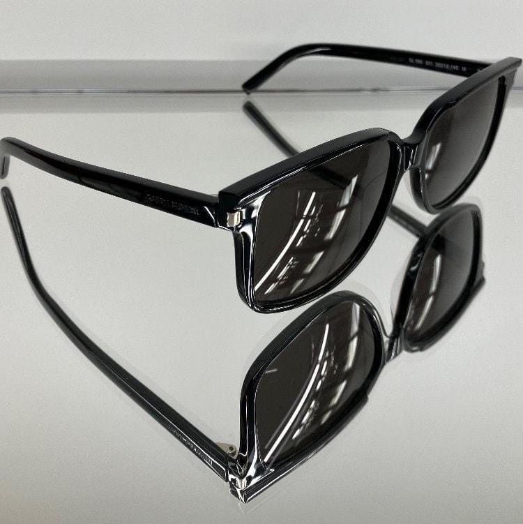 Saint Laurent Paris o1b1hav110924 Size: OS / Sunglasses in Black Size ONE SIZE - 1 Preview