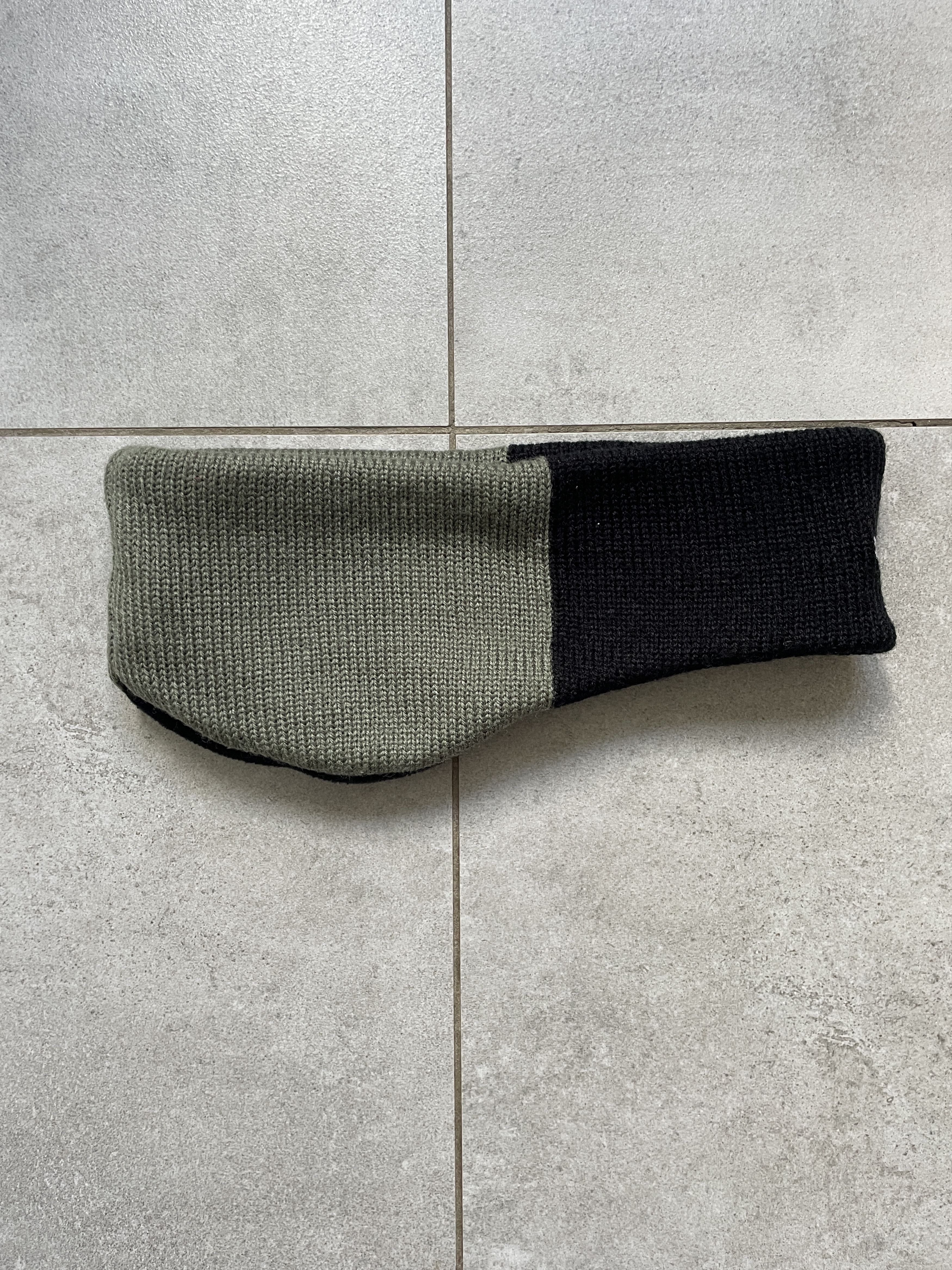 Nike Y2K NIKE BLACK KHAKI WINTER HEADBAND Size ONE SIZE - 7 Thumbnail
