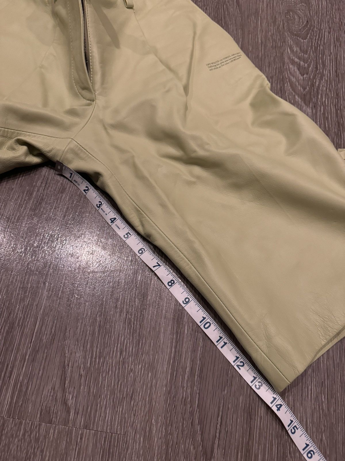 Off-White Off White 100% Leather Shorts Light Green 28-30 Size US 29 - 18 Thumbnail