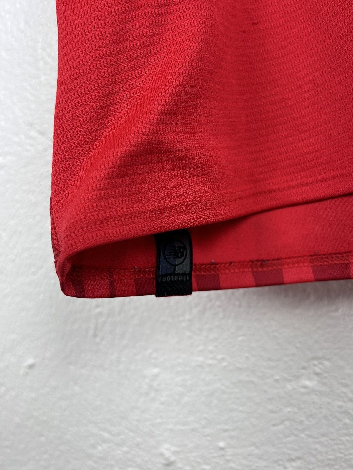 New Balance New Balance x Liverpool Training Betvictor Soccer Jersey Red Size US S / EU 44-46 / 1 - 8 Thumbnail