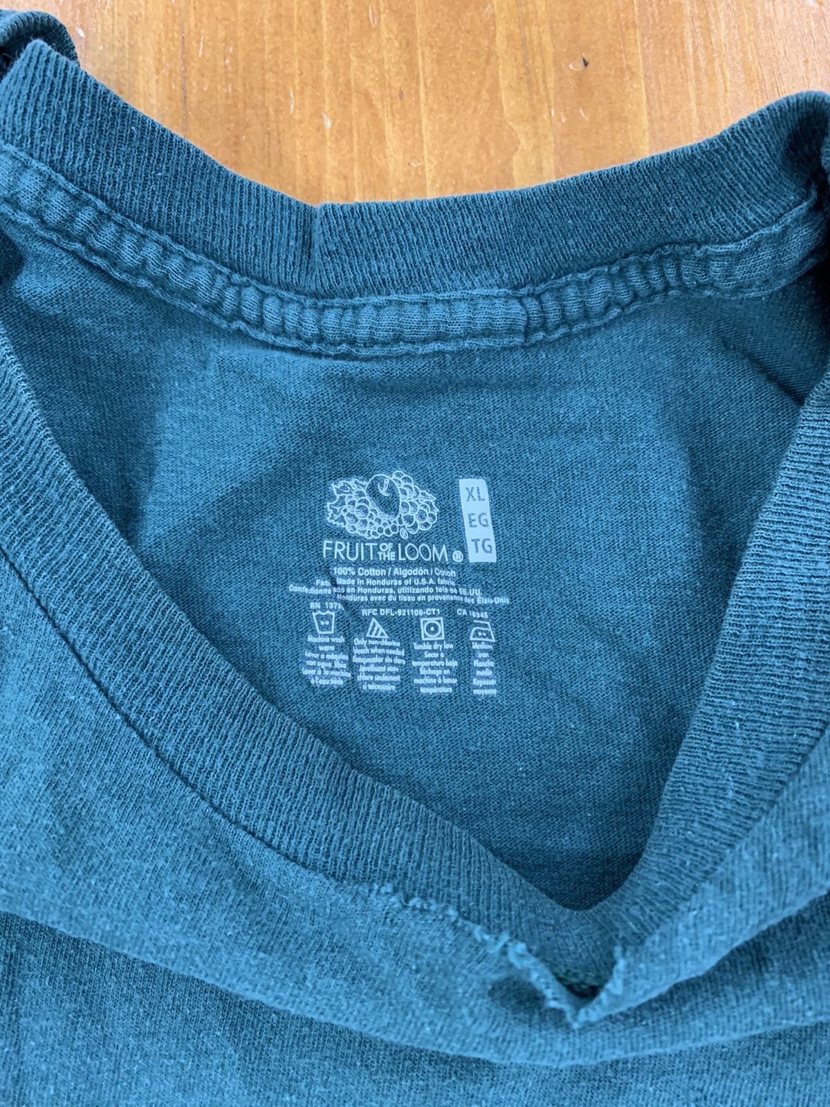 Vintage Blank Green Pocket T-Shirt Size US XL / EU 56 / 4 - 1 Thumbnail