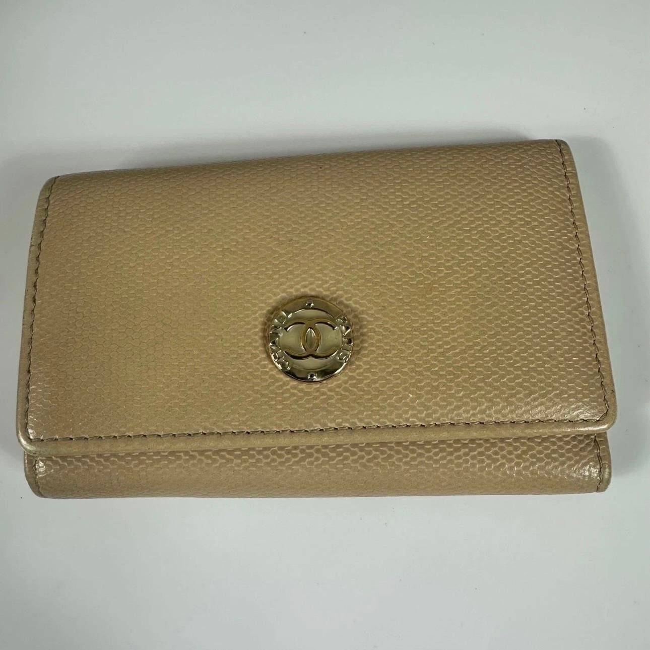 Chanel Vintage Chanel Beige Caviar Leather 6 Key Holder CC Logo Size ONE SIZE - 1 Thumbnail