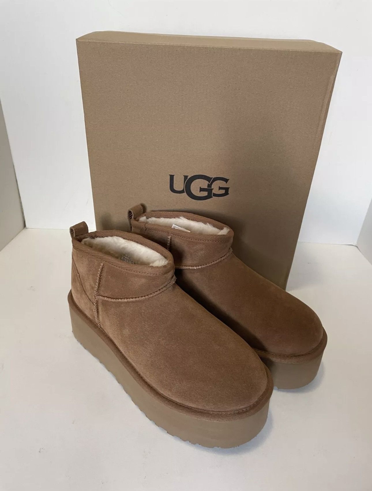 Ugg Womens Ugg Boots Size US 9 / IT 39 - 1 Thumbnail