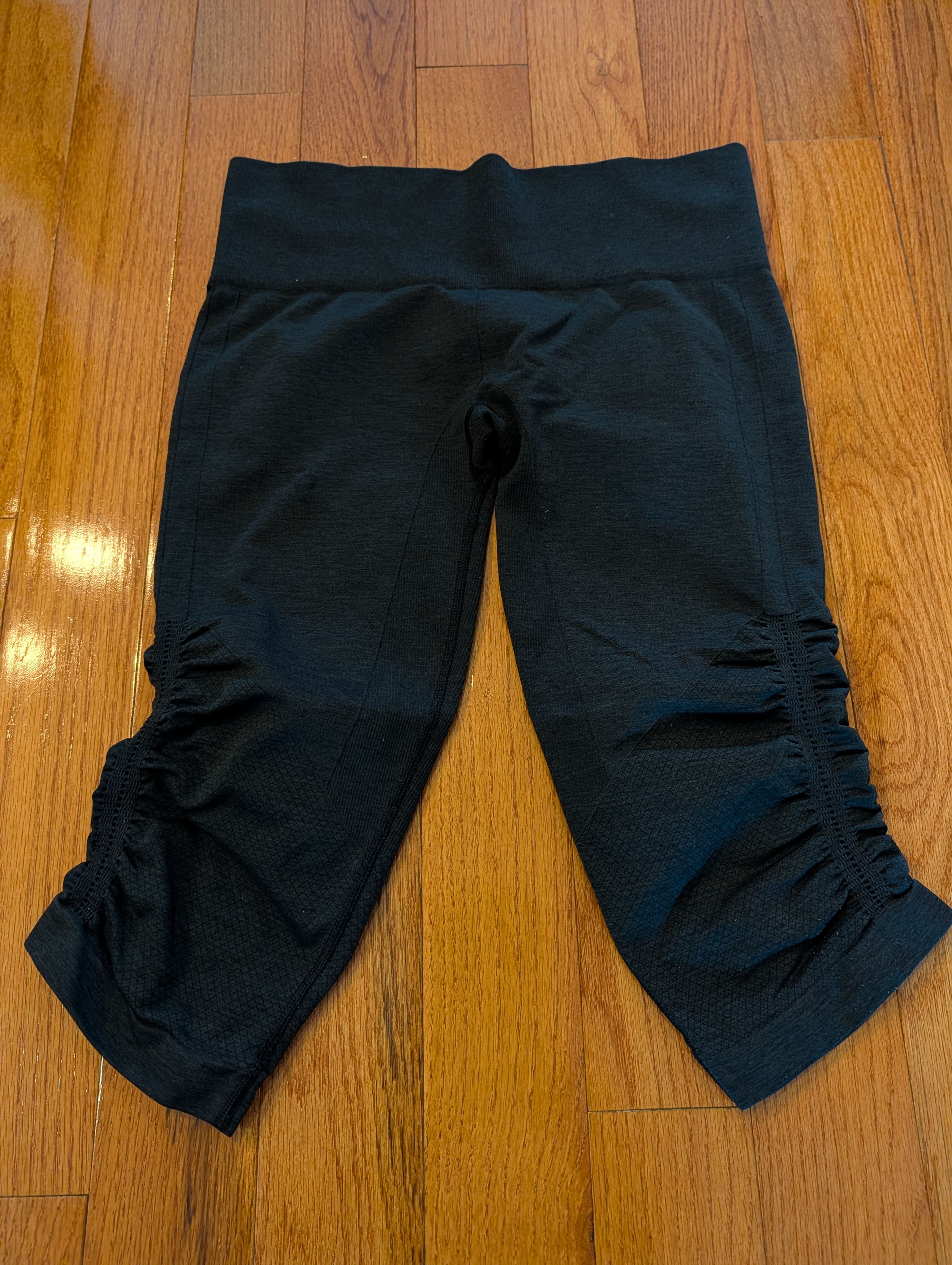 Lululemon LULULEMON FLOW CROP PANTS YOGA PILATES GYM SPIN size 10 Size 30" / US 8 / IT 44 - 3 Thumbnail