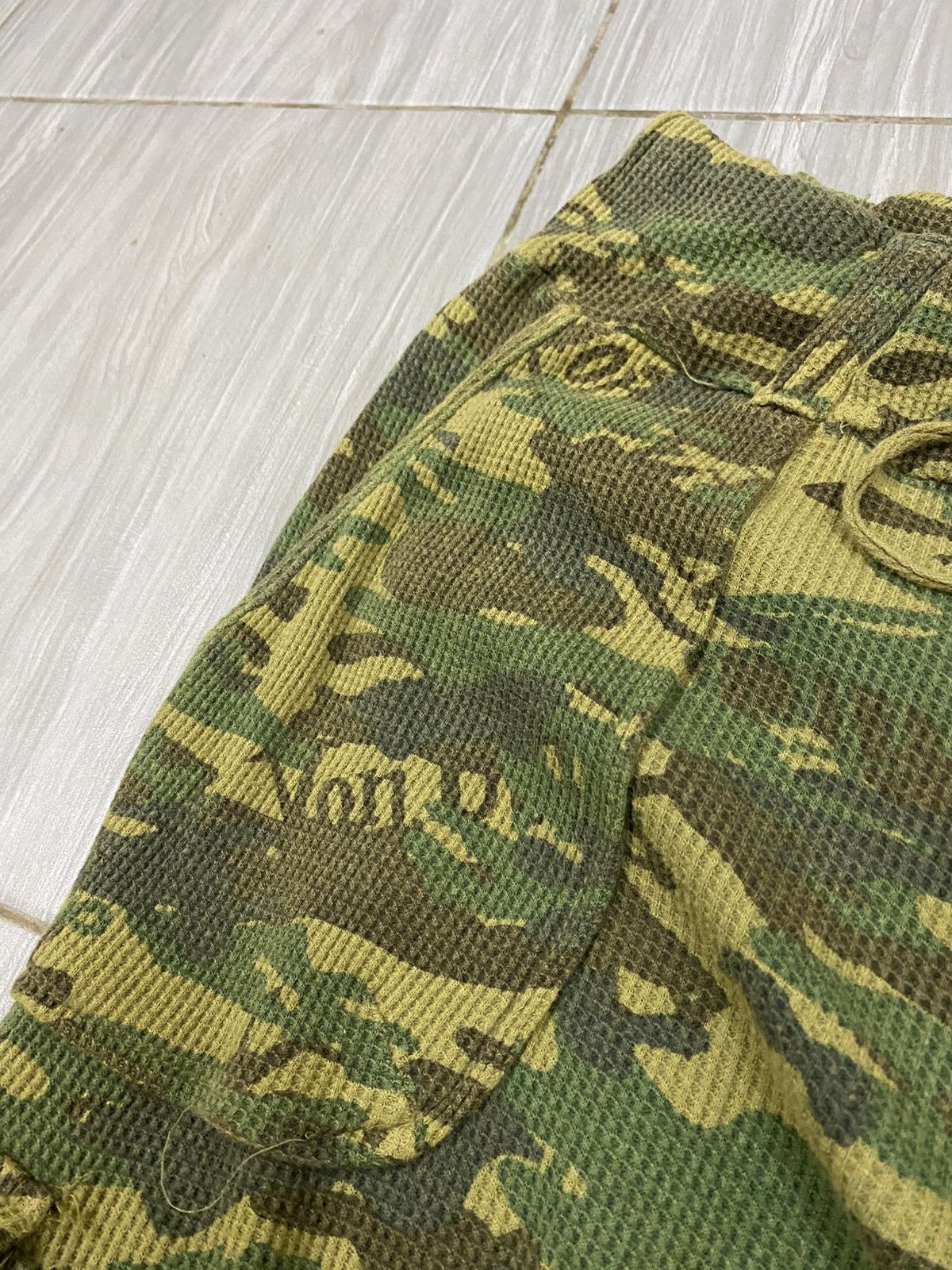 Von Dutch Vintage Von Dutch Camouflage Cargo Pants Size US 30 / EU 46 - 8 Thumbnail