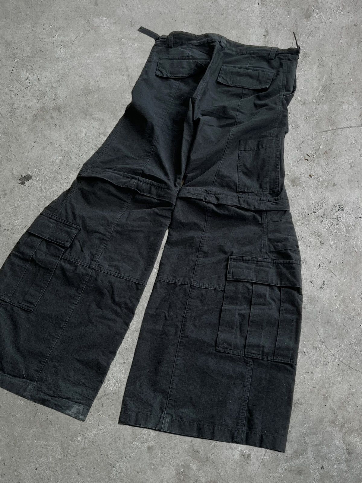 Balenciaga Balenciaga Flared Cargo Pants Size US 31 - 10 Thumbnail