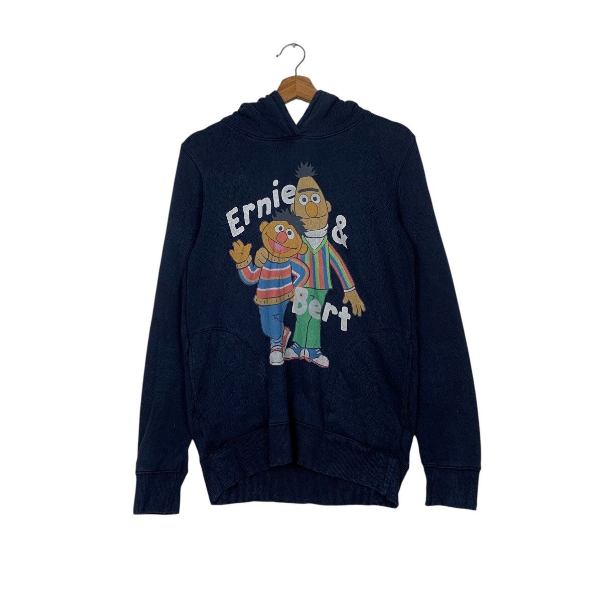 Uniqlo Uniqlo Sesame Street Ernie & Bert Pullover Hoodie Size US L / EU 52-54 / 3 - 10 Thumbnail