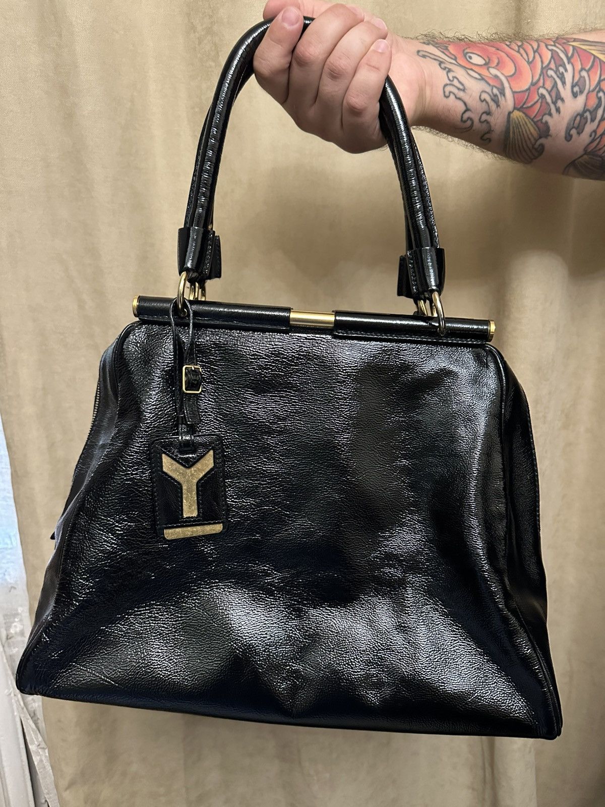 Yves Saint Laurent Yves Saint Laurent Black Patent Leather MediumMajorelle Tote Size ONE SIZE - 1 Thumbnail