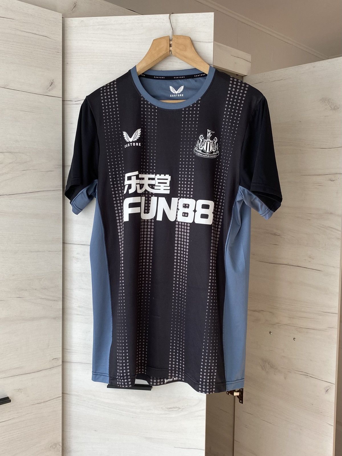Castore Newcastle United Away Jersey FUN88 Sponsor Authentic Kit M Size US M / EU 48-50 / 2 - 1 Thumbnail